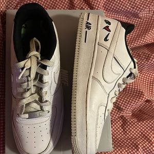 Air Force 1 peace love Nike